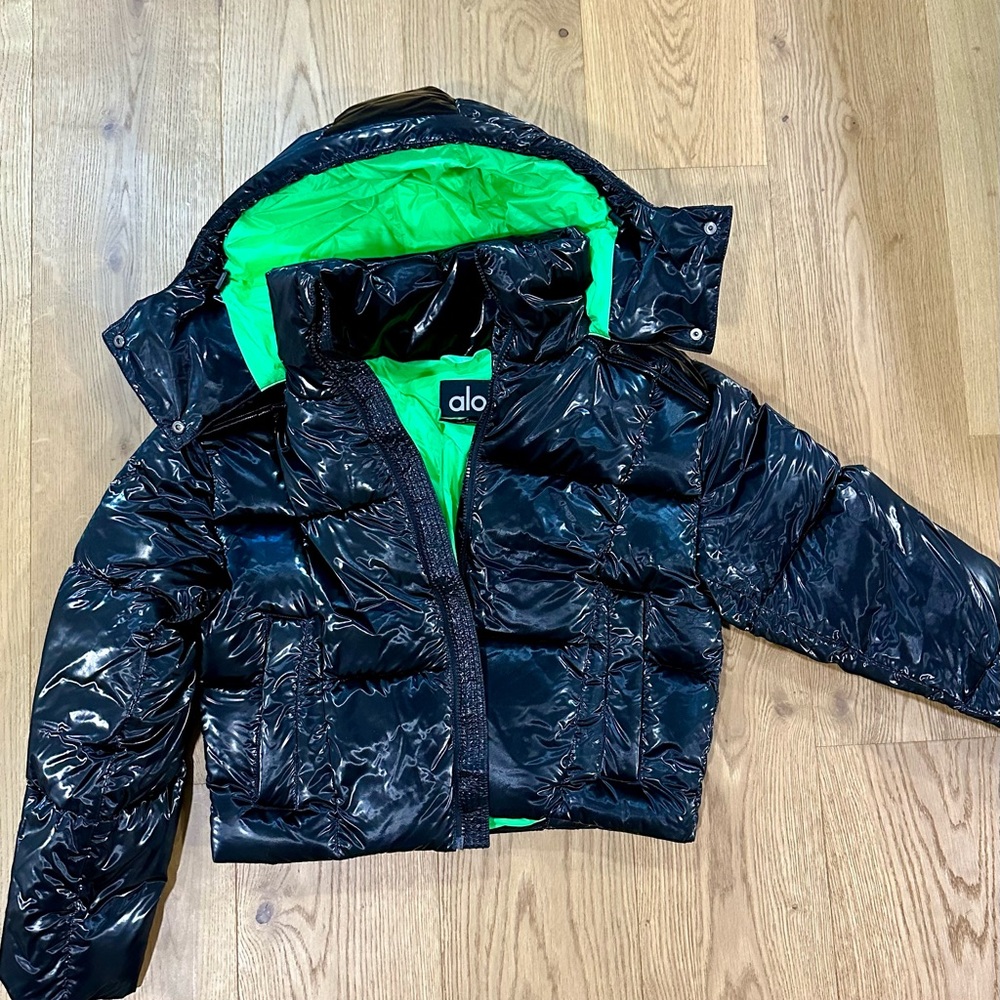✨Alo Pearlized Pristine Puffer Size Small - Picture 6 of 9